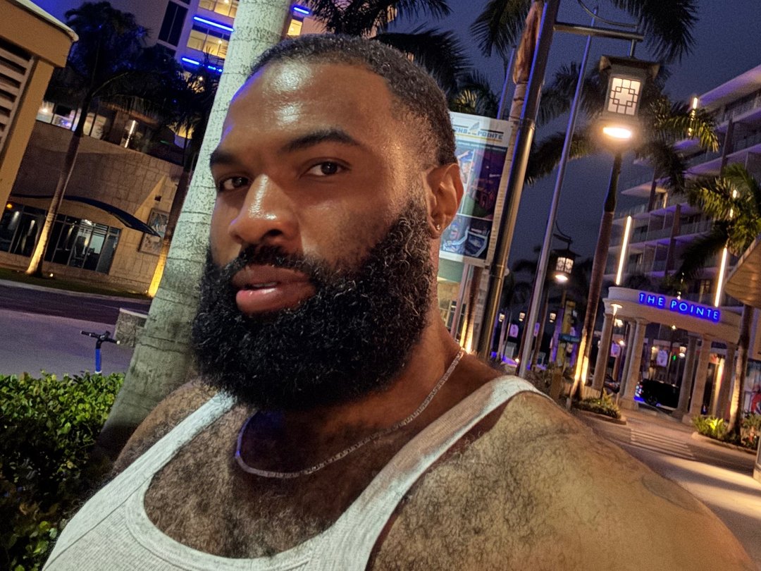 Peg_Master — LIVE on Streamate