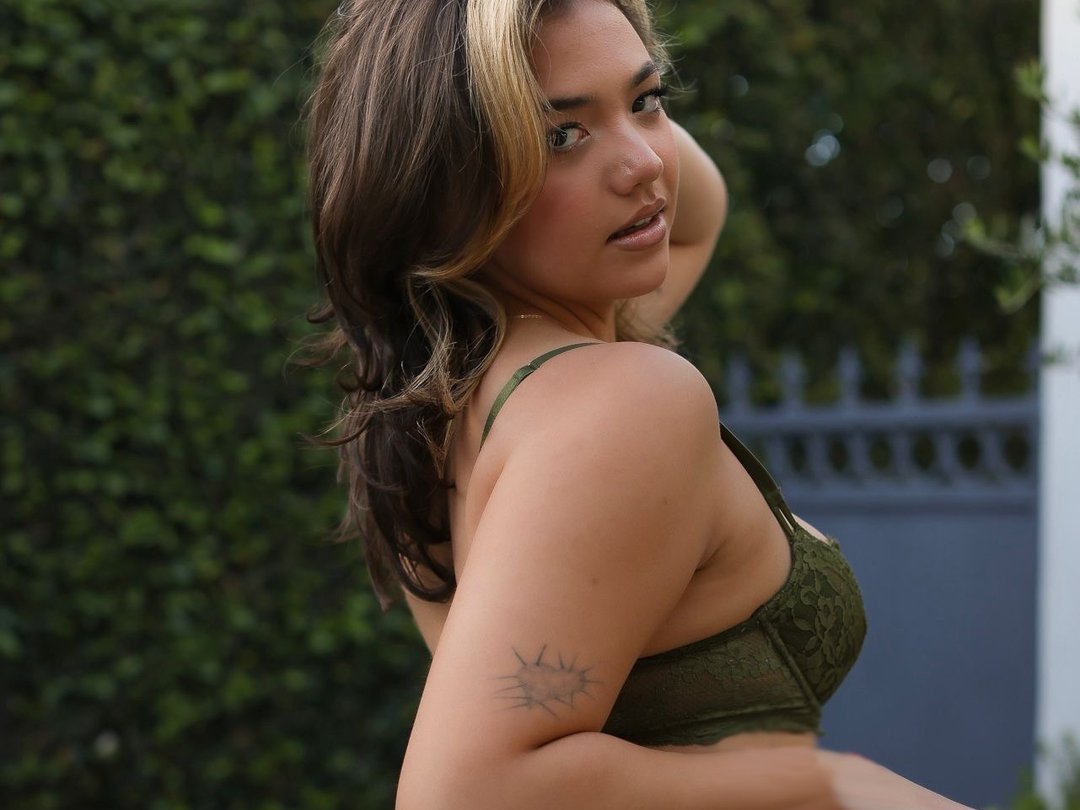 PiperSloan — LIVE on Streamate