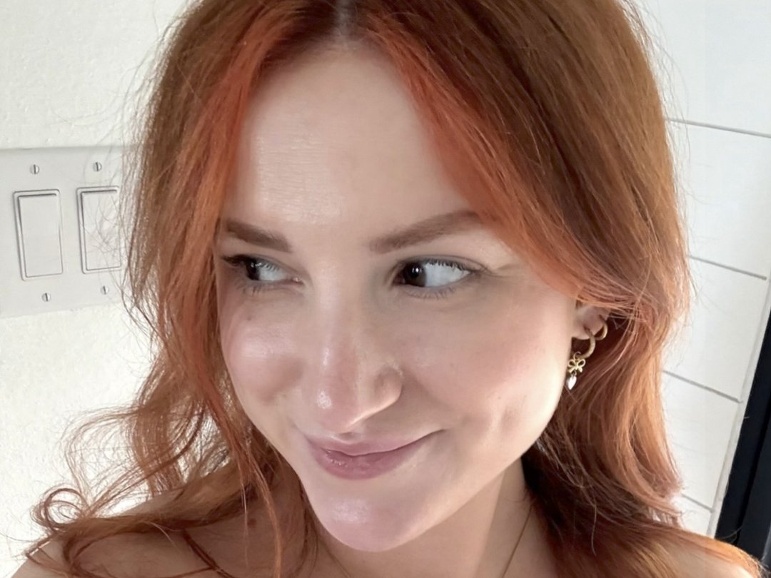 PrettyCandyXX — LIVE on Streamate