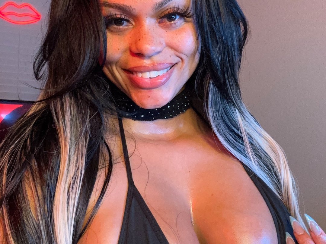 PrincessDalhia — LIVE on Streamate