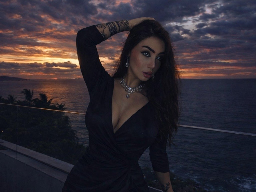 RebeccaDreams — LIVE on Streamate