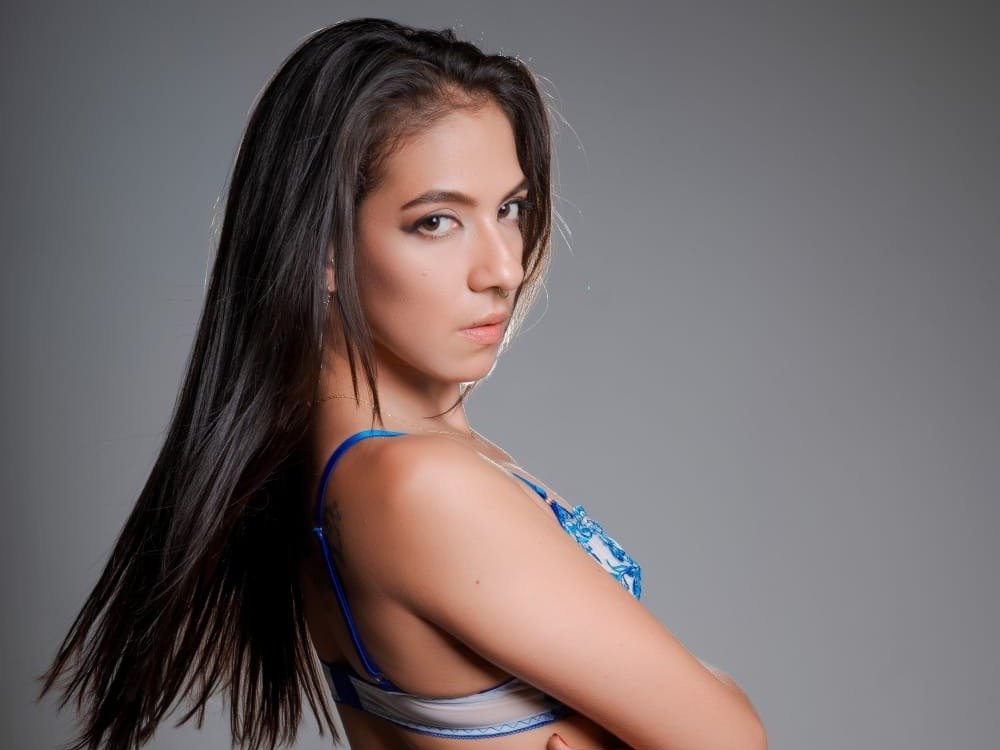 Red_melody — LIVE on Streamate