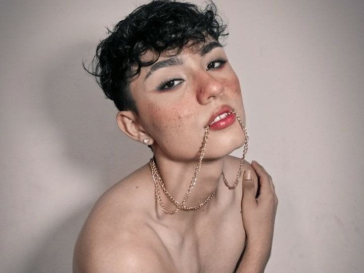 ReneePaz — LIVE on Streamate