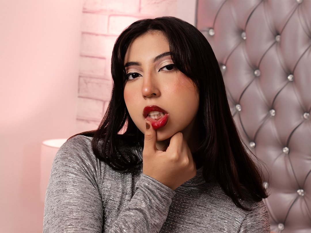 RoxanNoir — LIVE on Streamate