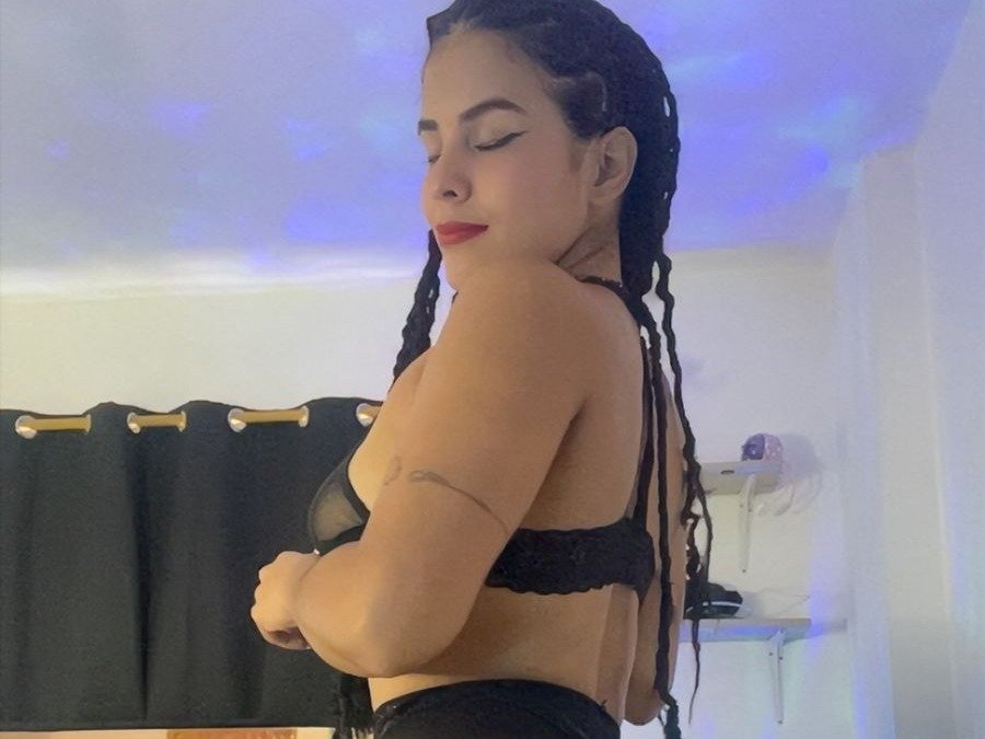 Samy_Moon — LIVE on Streamate