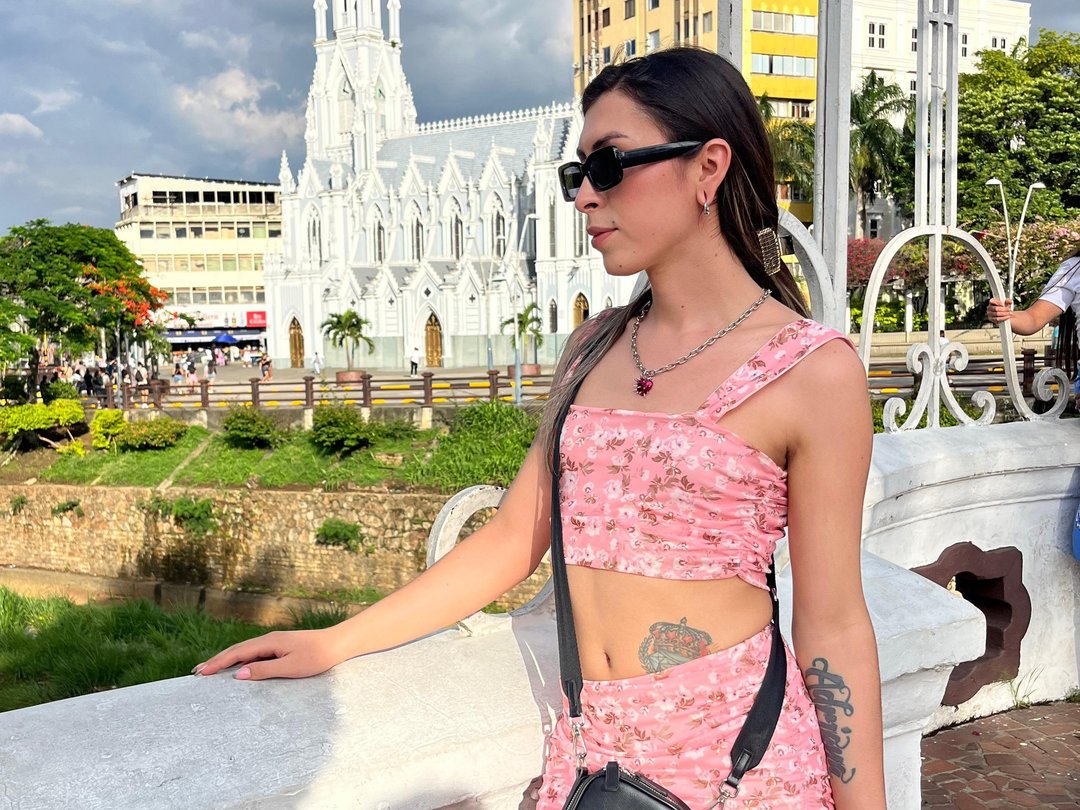 Saradavina — LIVE on Streamate