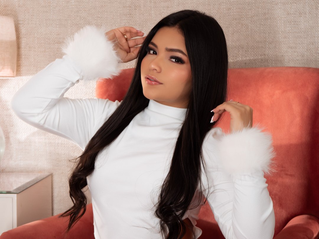 SarahParisi — LIVE on Streamate