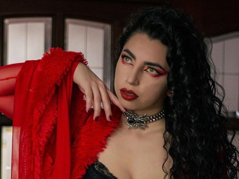 ScarlattaaDesire — LIVE on Streamate