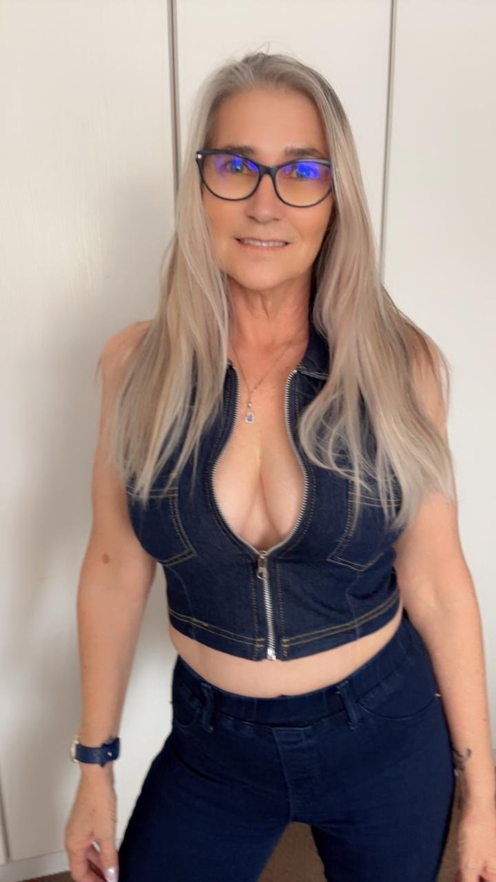 SexyScarlett22 — LIVE on Streamate