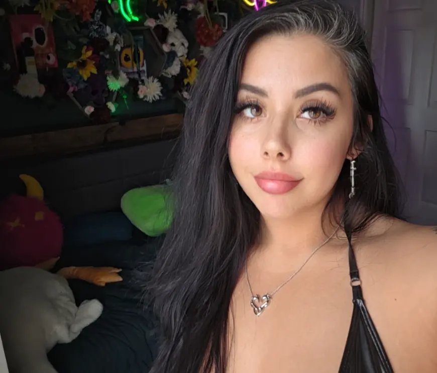 SexySe7en77 — LIVE on Streamate