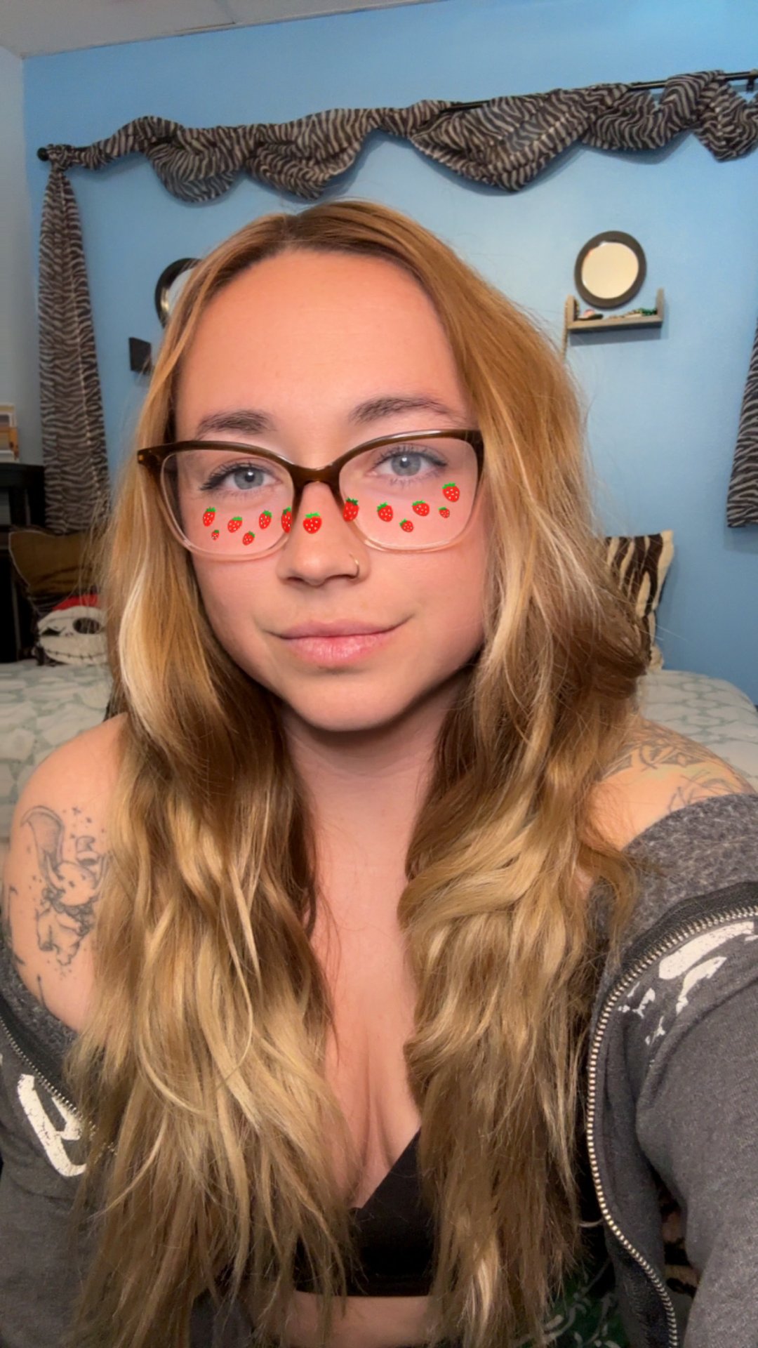 SkyJonesXO — LIVE on Streamate