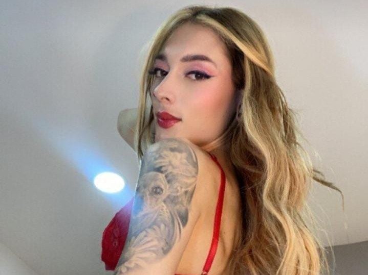 SkyeGabbyRose — LIVE on Streamate