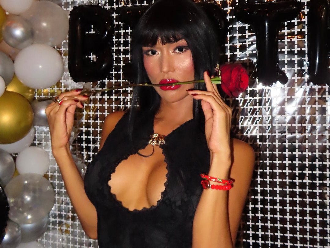 StatuesqueMalena — LIVE on Streamate