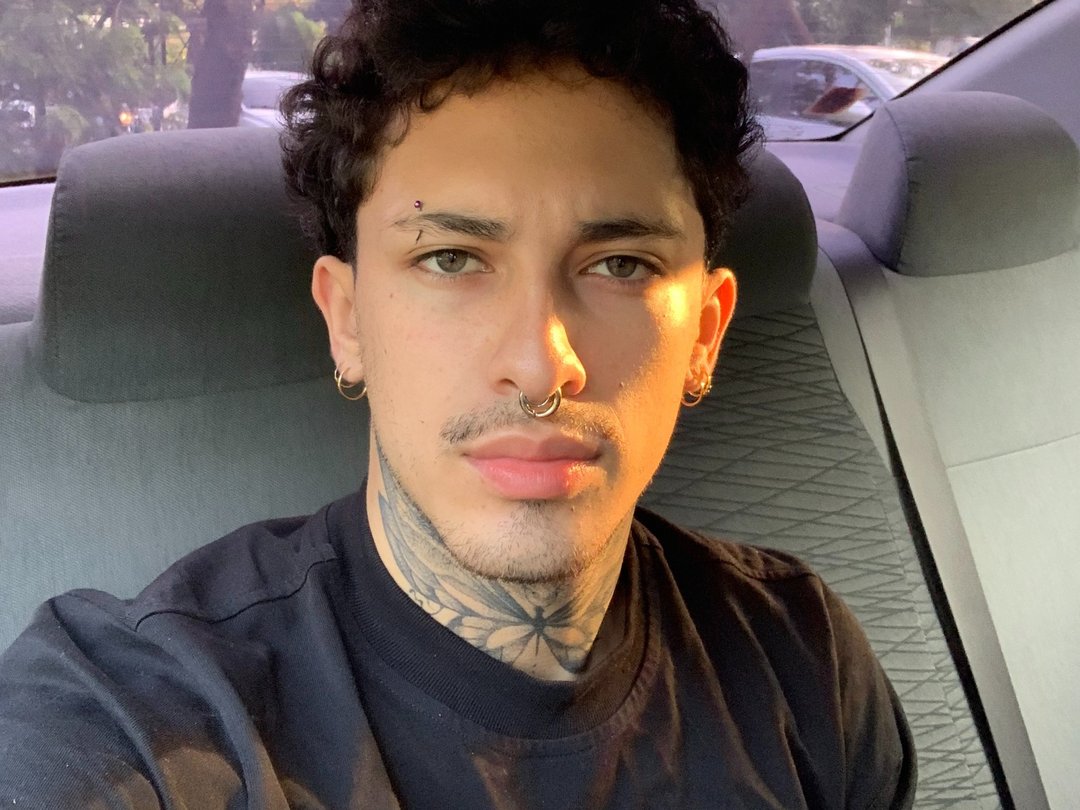 SteveeN21 — LIVE on Streamate