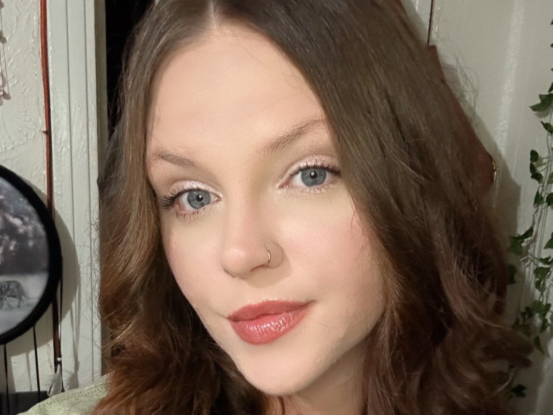 StonerLeighh — LIVE on Streamate