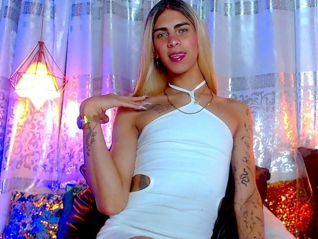 StyleWithqueen — LIVE on Streamate