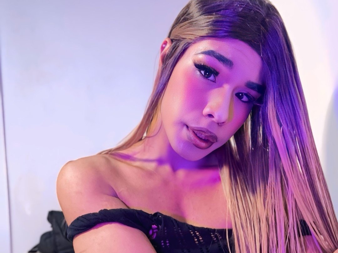 SweetsIvonnyts — LIVE on Streamate