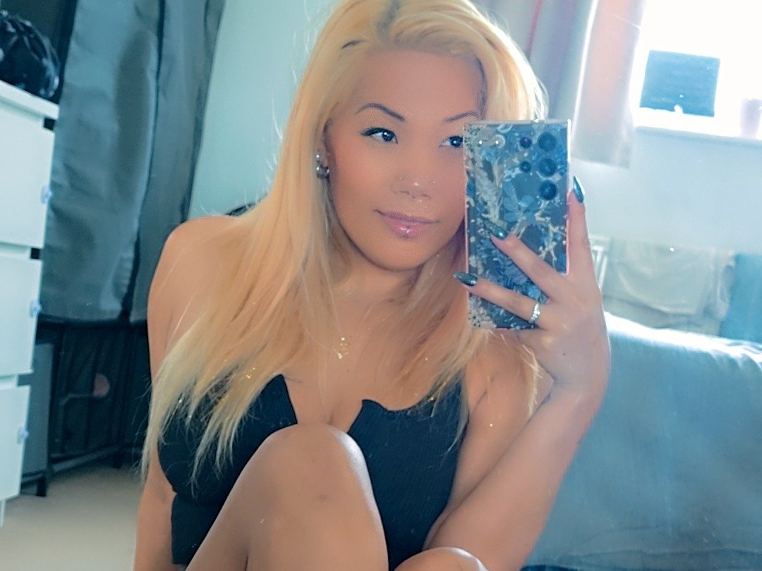 ThaiTemptress — LIVE on Streamate
