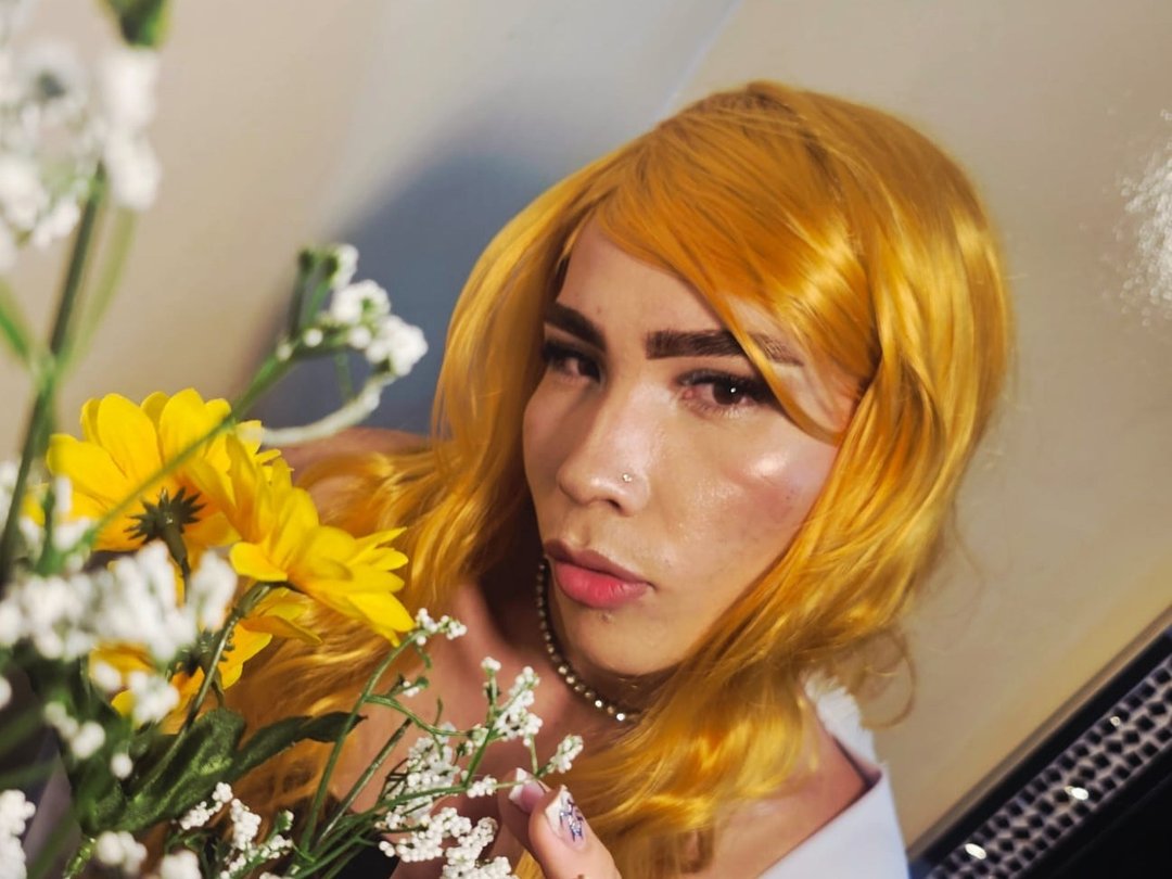 Thamara_Roberts — LIVE on Streamate