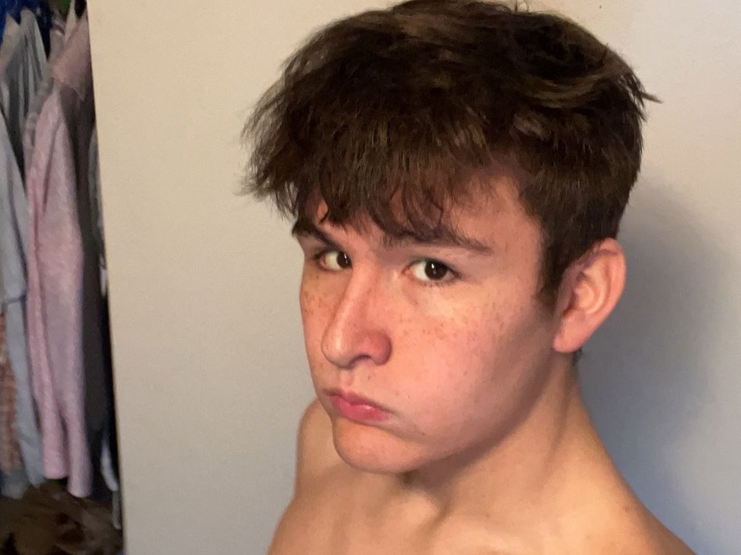 Thck_choi505 — LIVE on Streamate