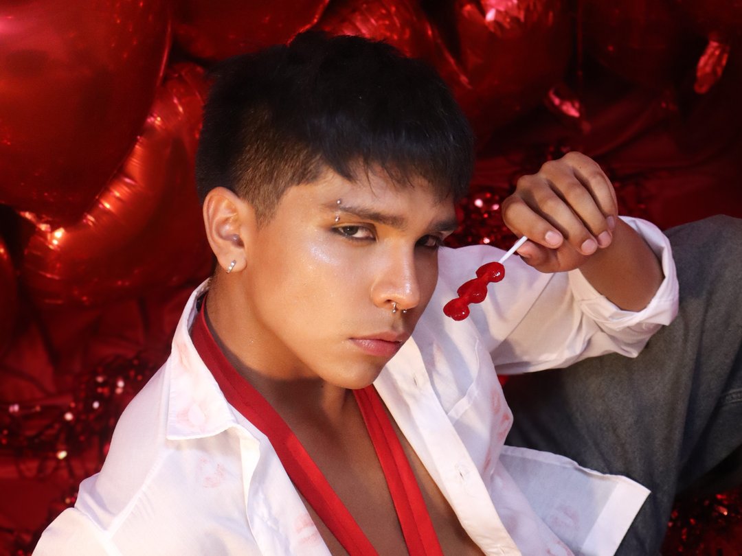 Thiago_Kozak — LIVE on Streamate