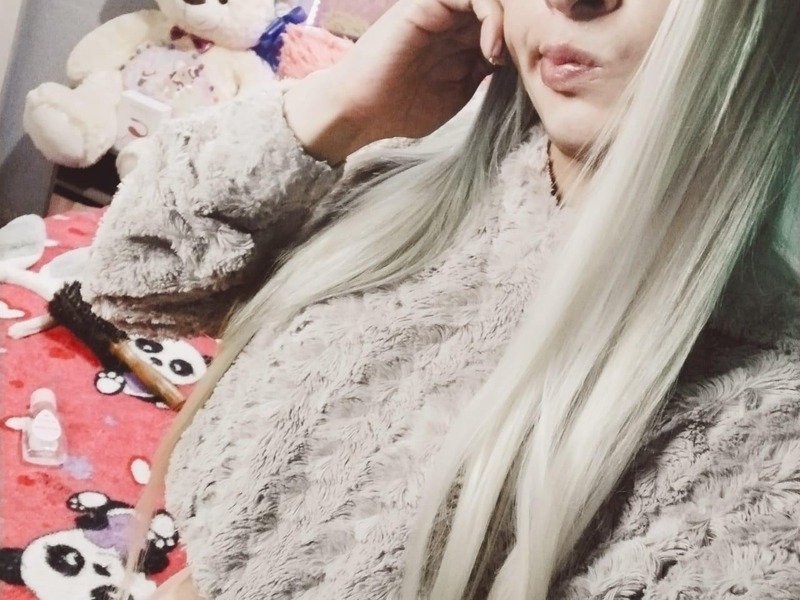 Tiffany_bunny97 — LIVE on Streamate