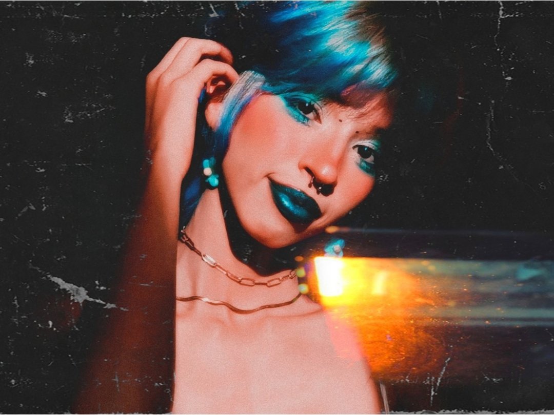 TinaRoberts19 — LIVE on Streamate