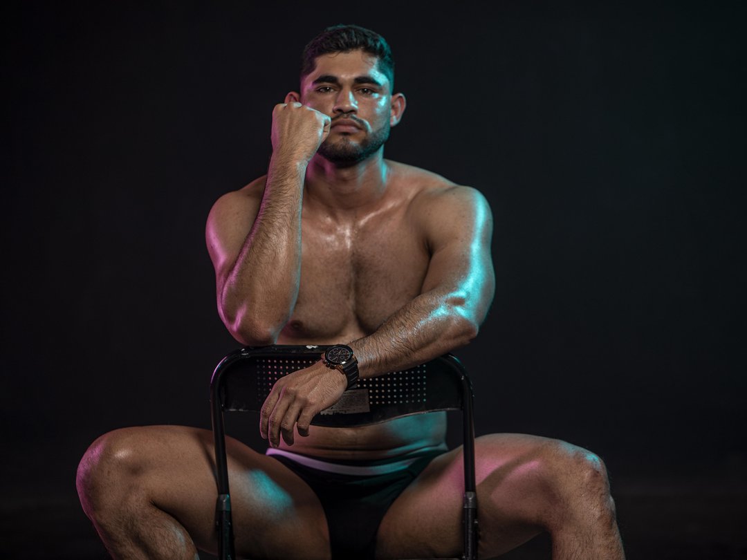 Tonyyprice18 — LIVE on Streamate