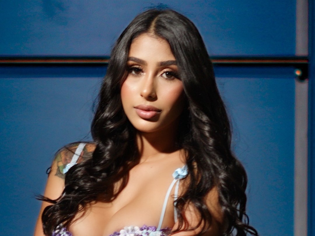 ValeriaMaraj — LIVE on Streamate