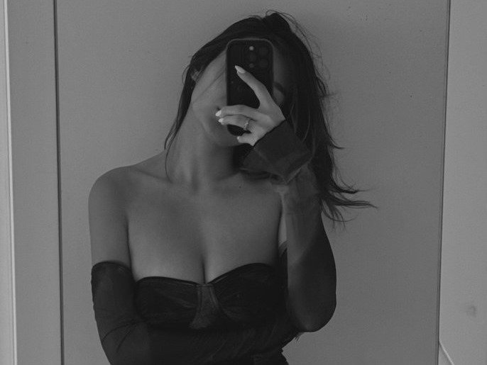 VeliaSai — LIVE on Streamate