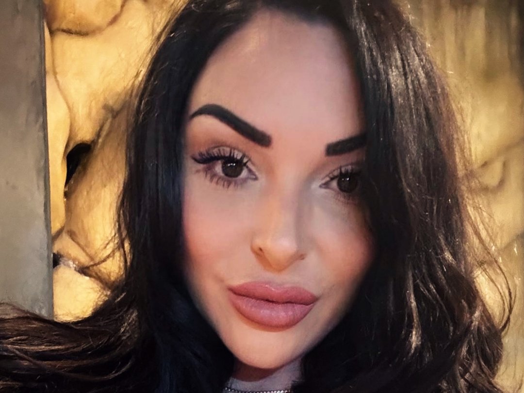 VictoriaSummersUK — LIVE on Streamate