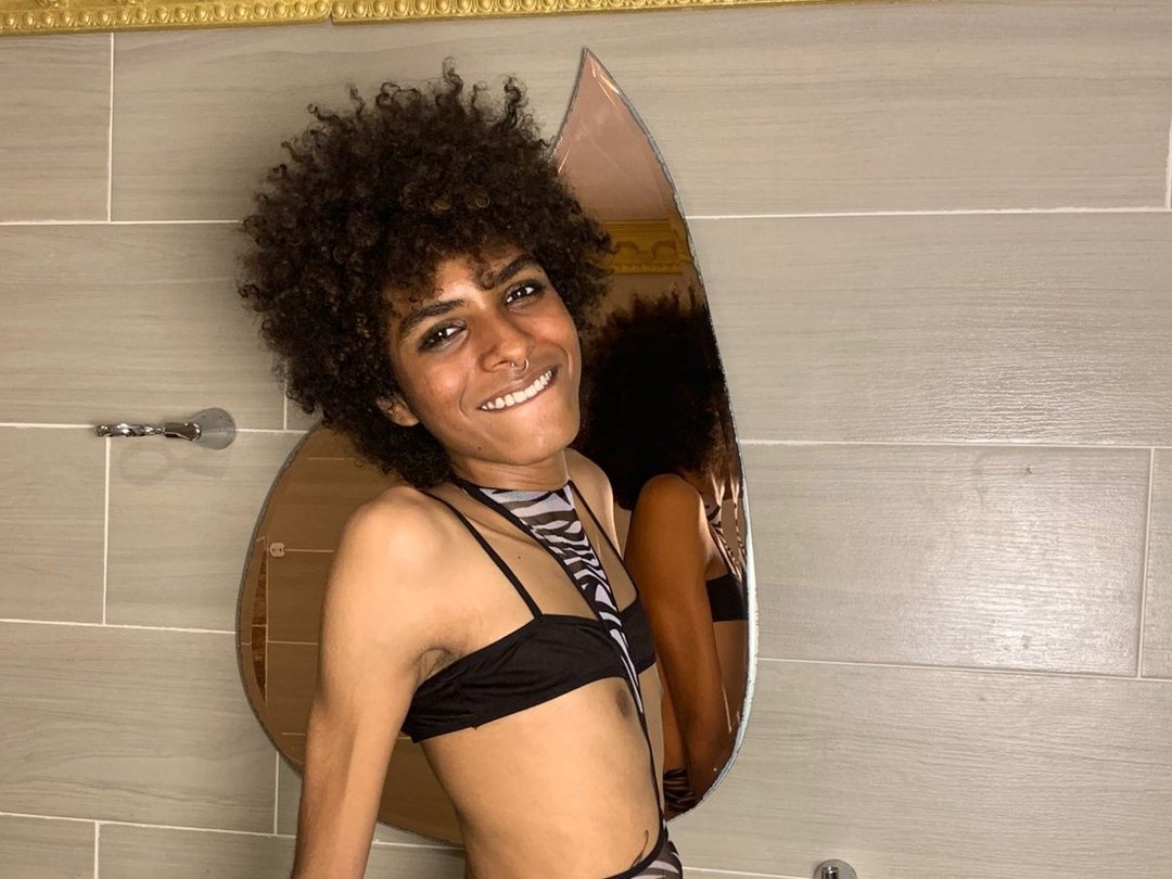 ViiolettSalvatore — LIVE on Streamate