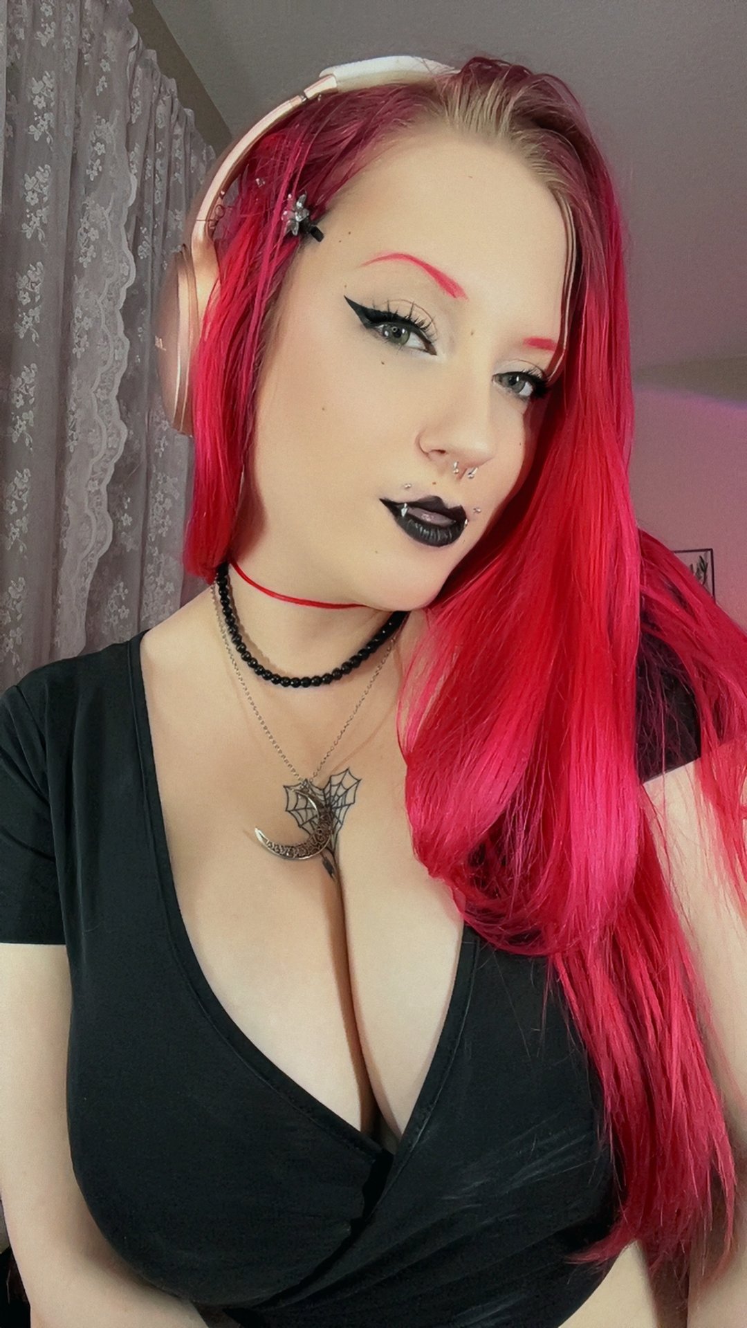 VioletOctober — LIVE on Streamate