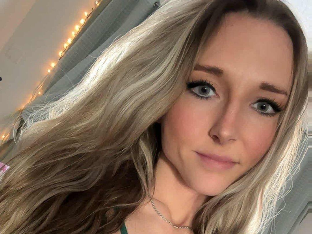 Violet_Styles — LIVE on Streamate