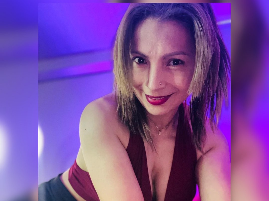 Viviennedorn — LIVE on Streamate