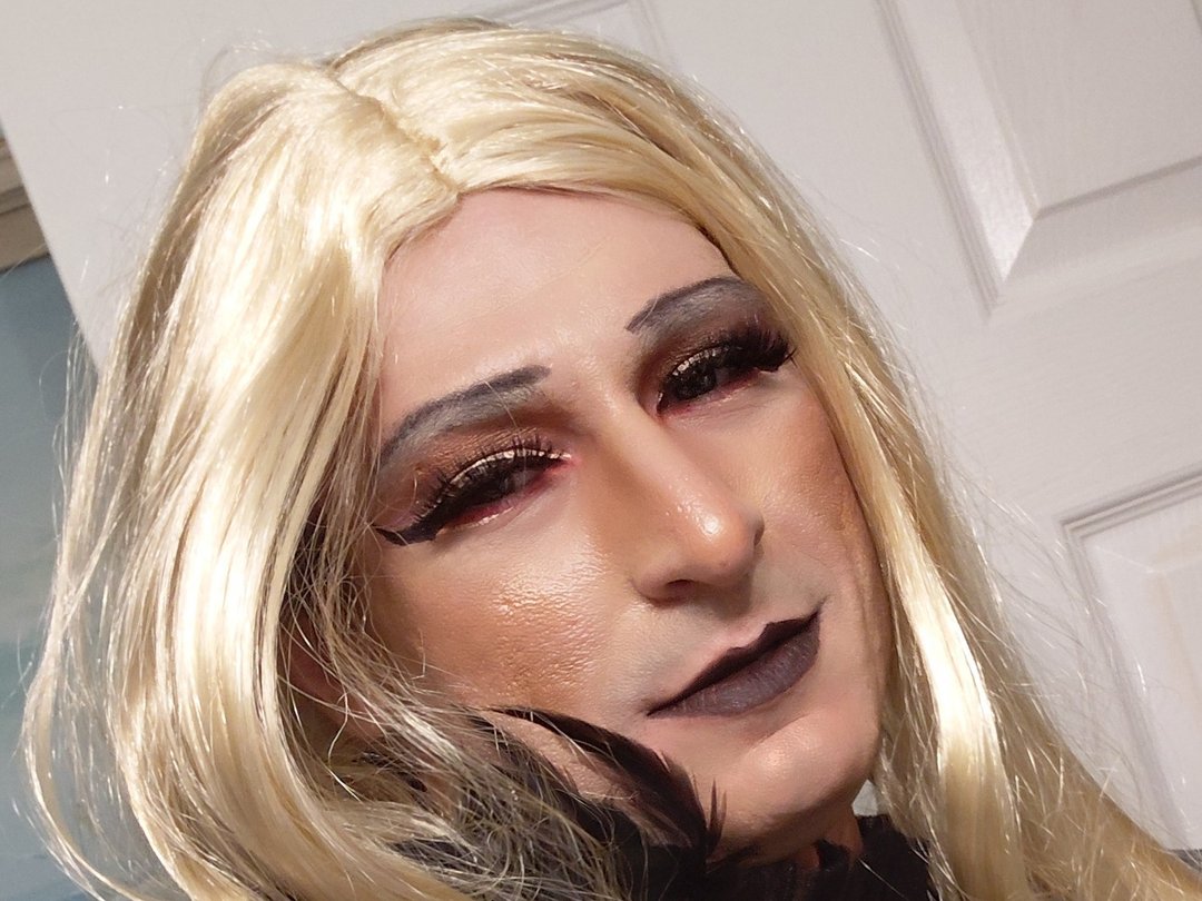 VonMeow777 — LIVE on Streamate