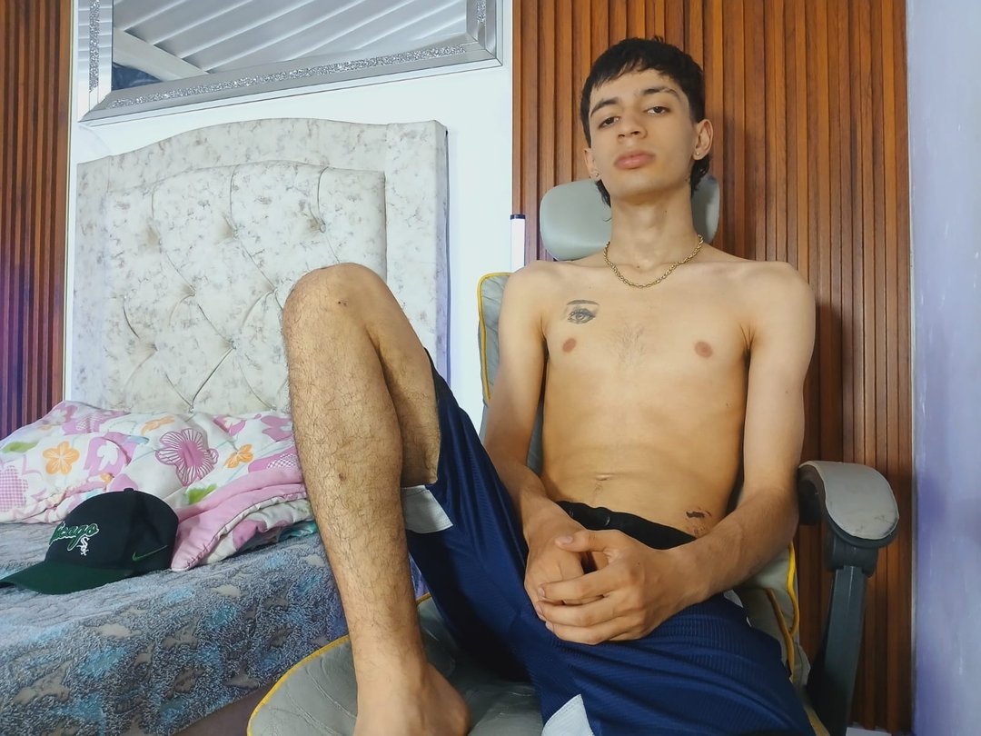 Wex77 — LIVE on Streamate