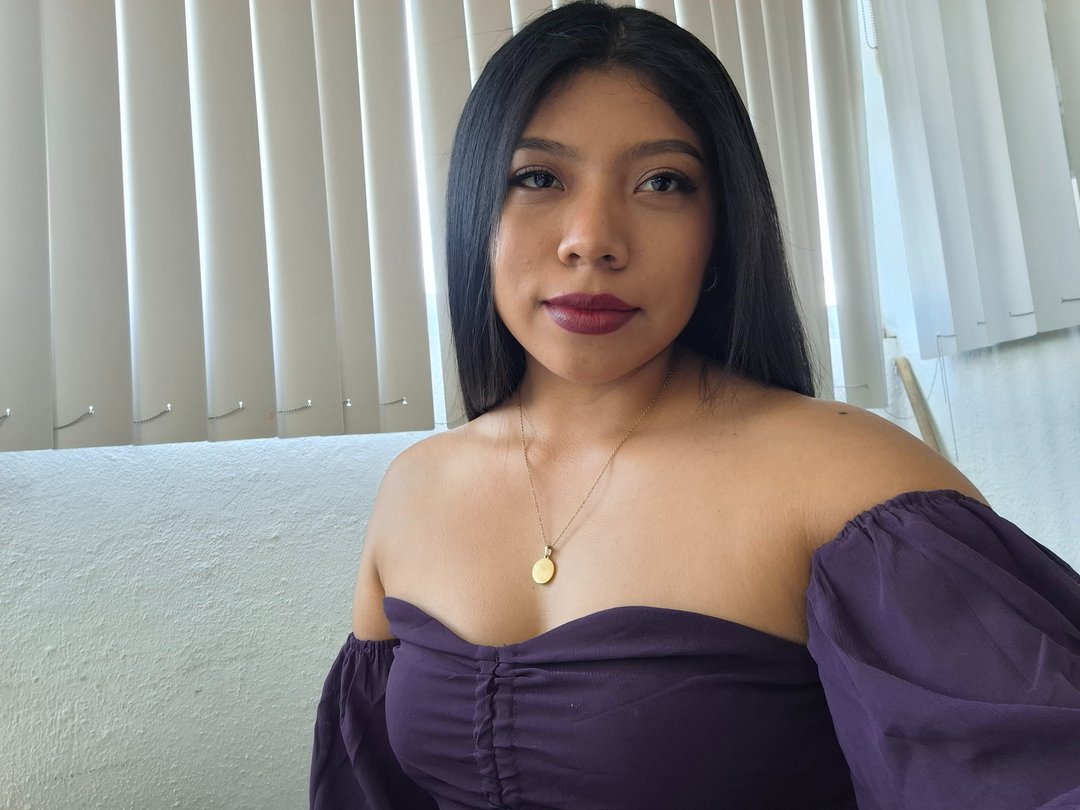 Yoyo_Noor — LIVE on Streamate