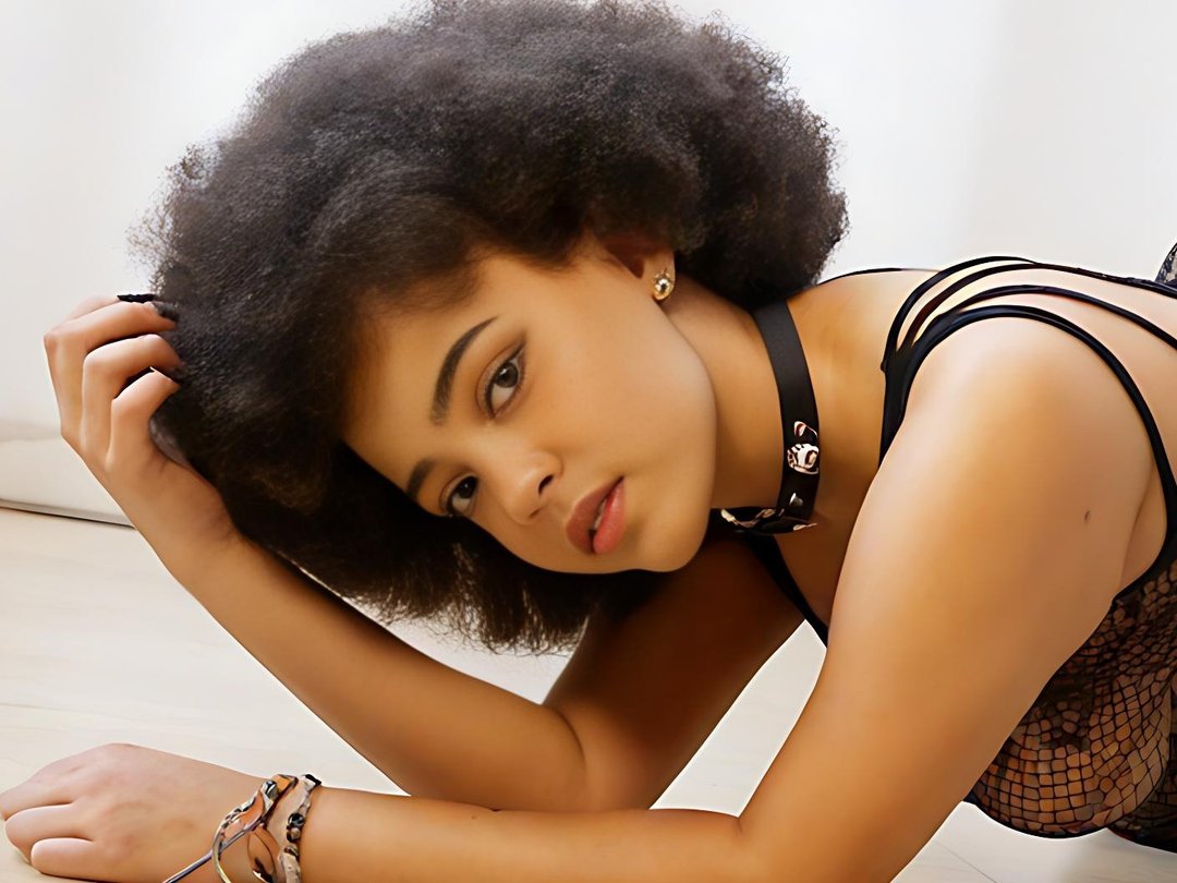 ZoeBrownnn — LIVE on Streamate