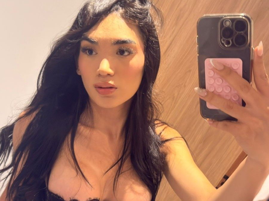 ZoeJohnson19 — LIVE on Streamate