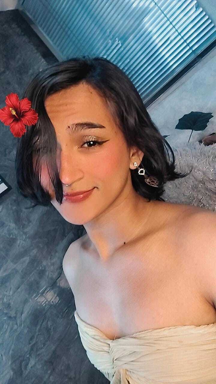 ZoeeKiss — LIVE on Streamate