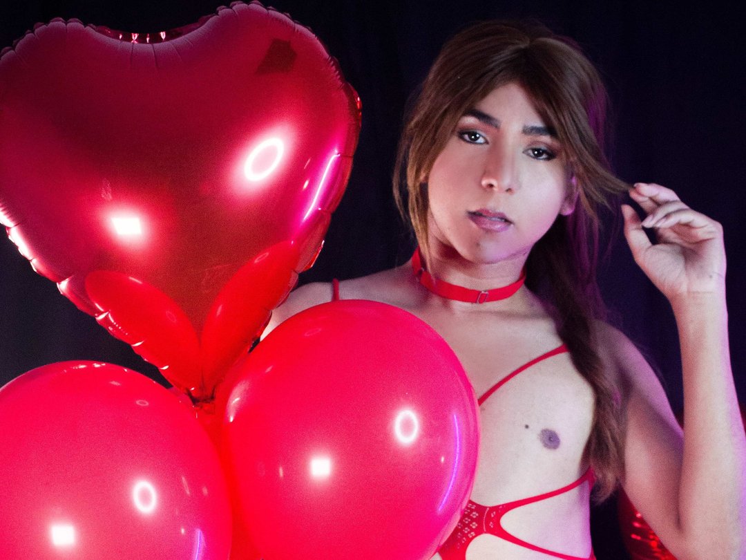 ZoeeMorettii — LIVE on Streamate