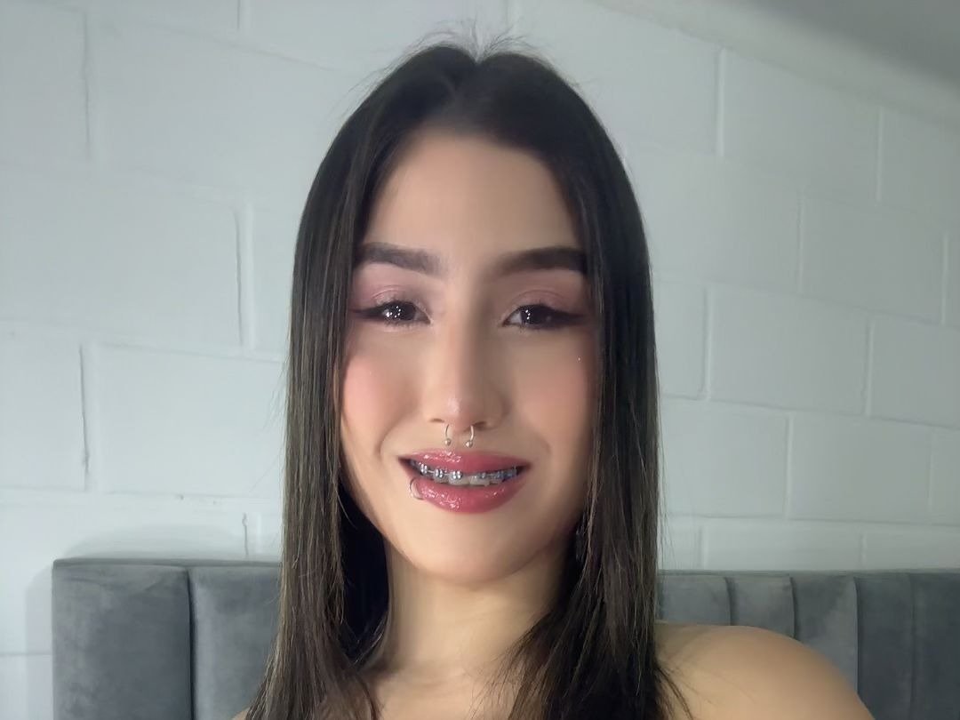 aileenrosehh — LIVE on Streamate