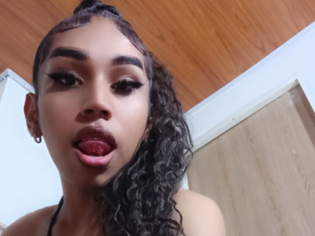 Annyjhonsonxx - Streamate Teen Deepthroat Piercing Trans 