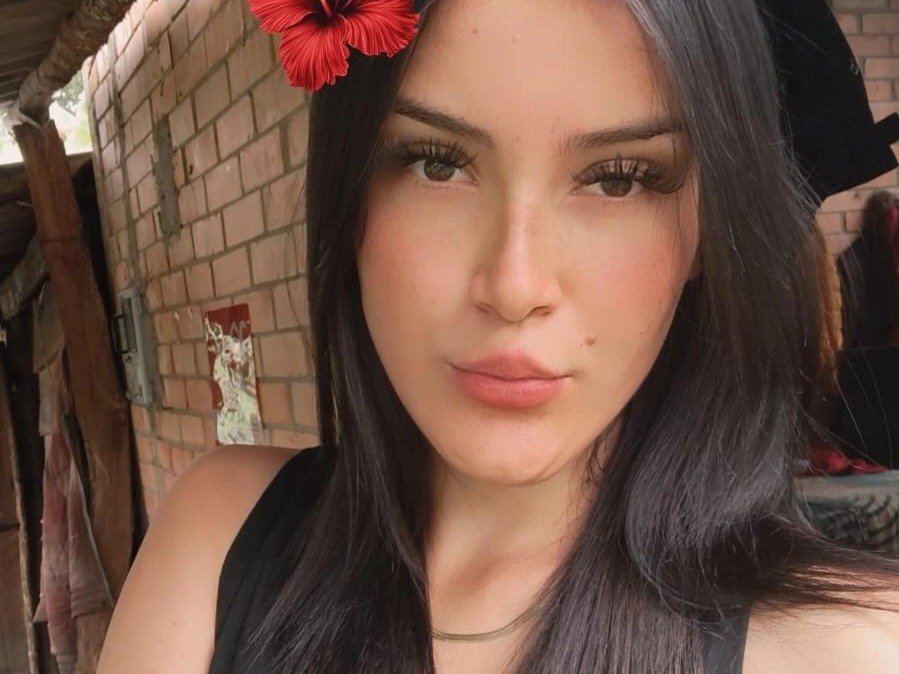 arikojonescm — LIVE on Streamate