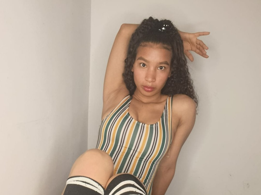 hasleycute — LIVE on Streamate