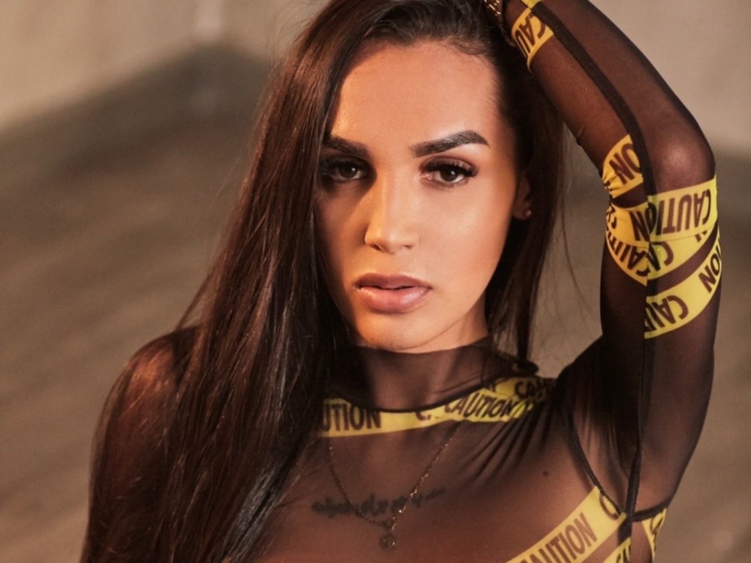 heracirce — LIVE on Streamate