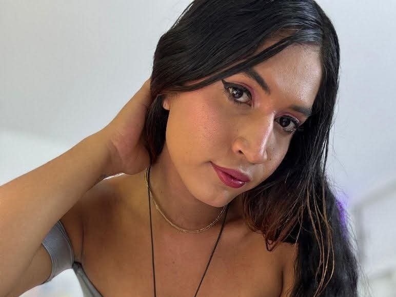 latinasexxydaniela — LIVE on Streamate