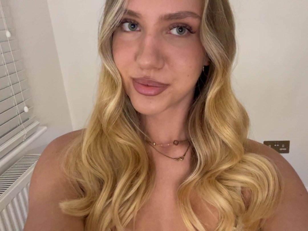 mariareev — LIVE on Streamate