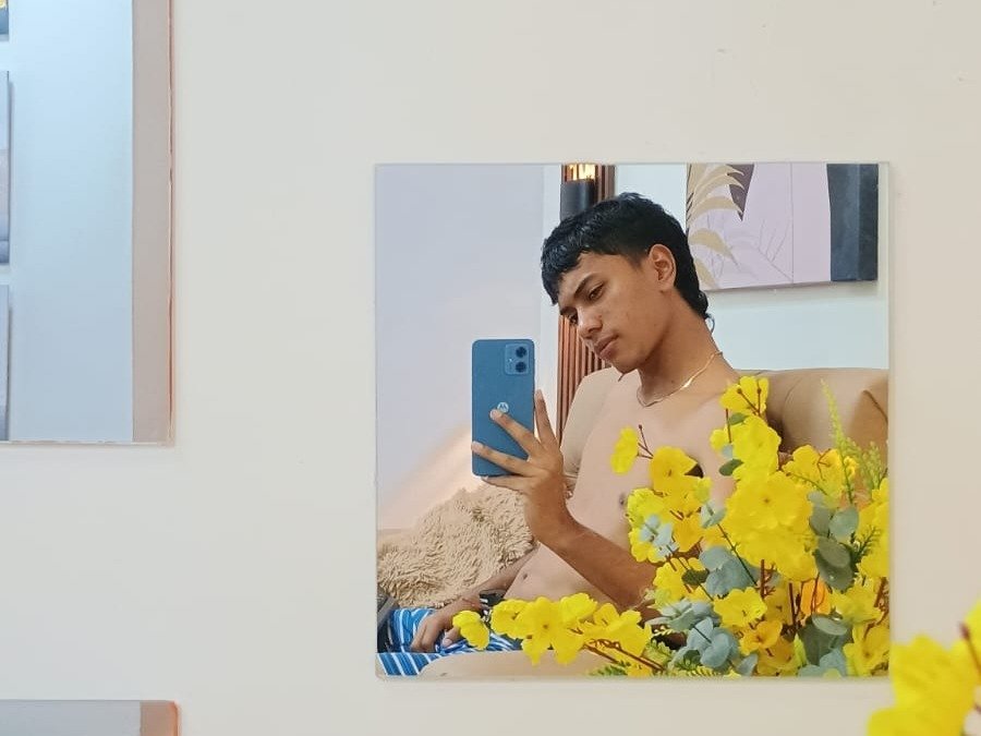 markbowie18 — LIVE on Streamate